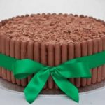 Ten Amazing Designs and Recipes for Cakes Made With Chocolate Fingers
