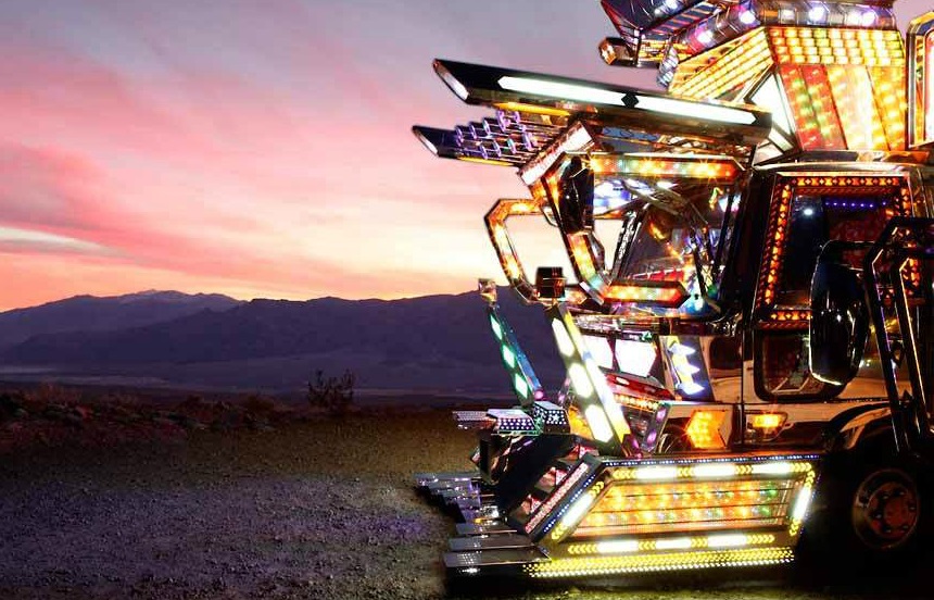 Ten Stunning Photos of Amazing Japanese Dekotora Light  Trucks 