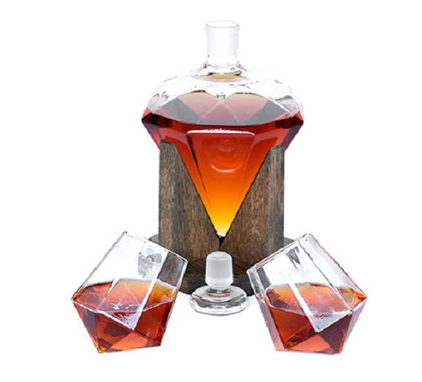 Ten Crazy and Unusual Whisky Decanters Every Whiskey Drinker Needs ...