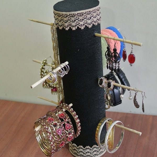 An Earring Holder Made From a Pringles Tube