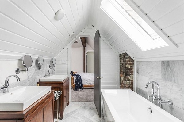 Turn Your Loft Conversion Into a Spare Bathroom