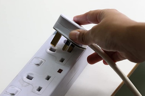 Reasons Your Devices Might Be Charging Slower - Multiplugs